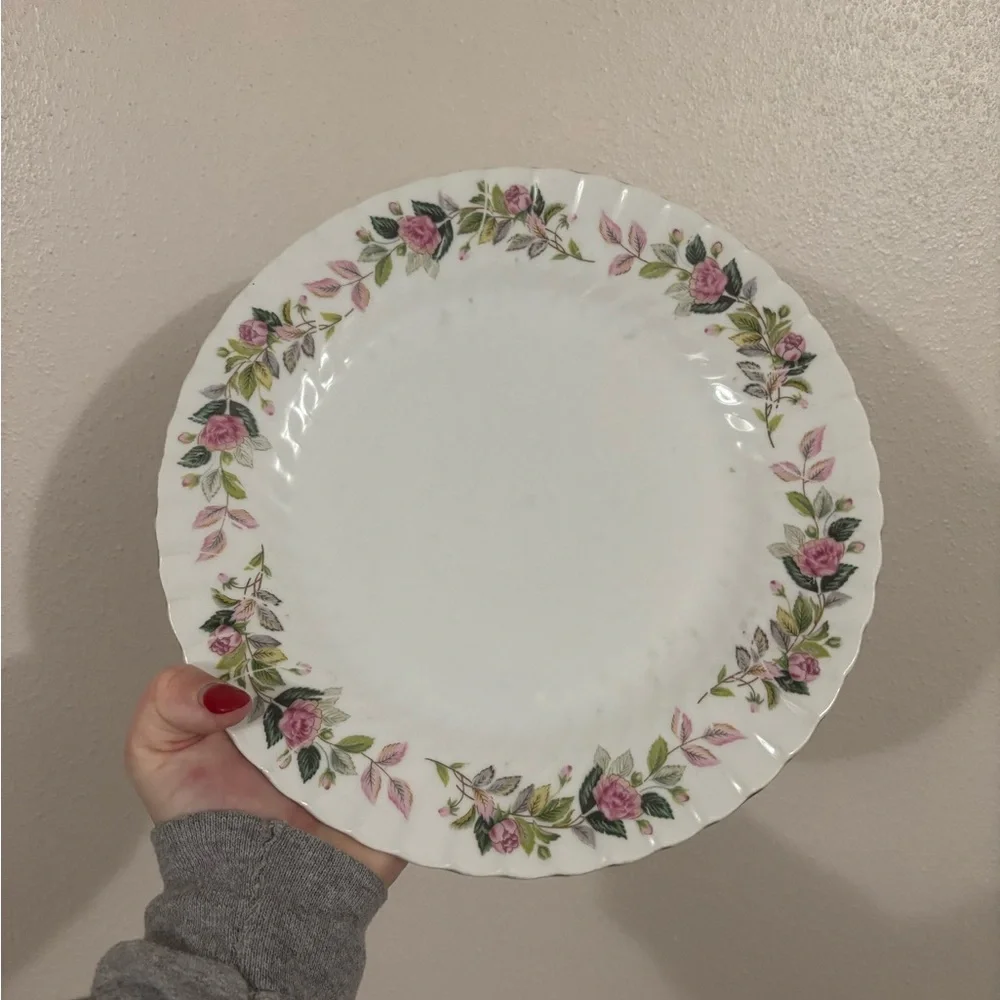 4 Floral White Dinner Plates